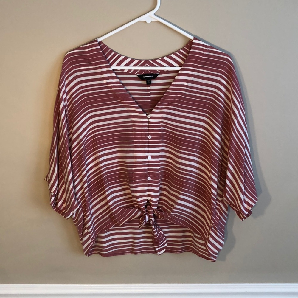 Light red/white button with tie top